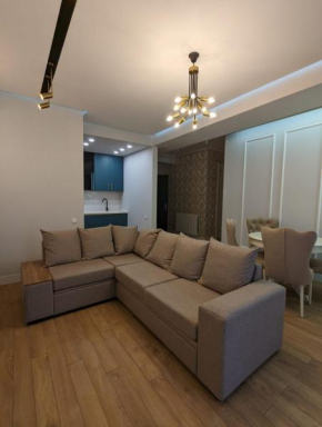 HlLTON APARTMENT